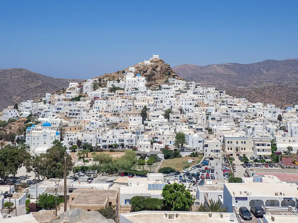 The whitewashed Chora of Ios